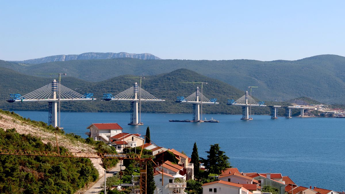 Historický okamžik. Chorvatské území brzy sjednotí čínský most